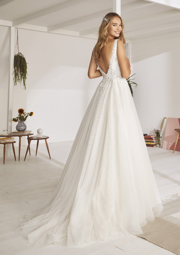 Robe de mariée White One modèle Othenia - Déclaration Mariage