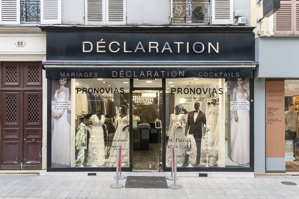 Showroom Declaration Mariage Robes de mariee costumes