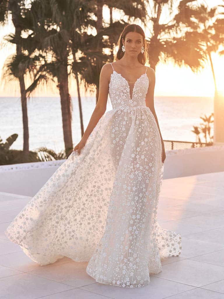 robe-de-mariee-pronovias-yuki-1.jpg